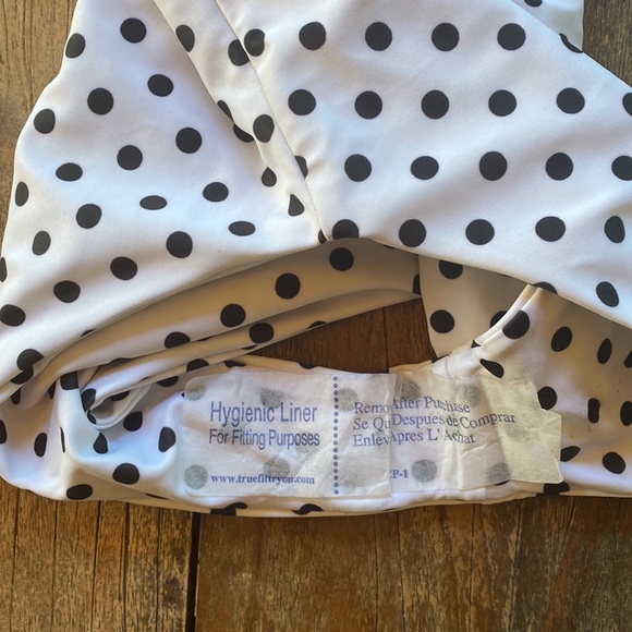 NWOT Skin by Same polka dot one piece swimsuit - Picture 6 of 9